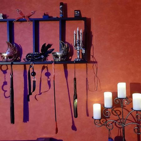 Love Room Le Rouge Et Noir Barr Esterno foto