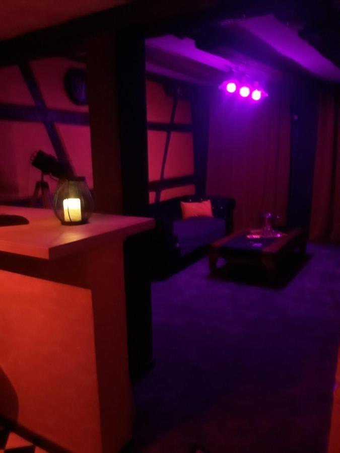 Love Room Le Rouge Et Noir Barr Esterno foto