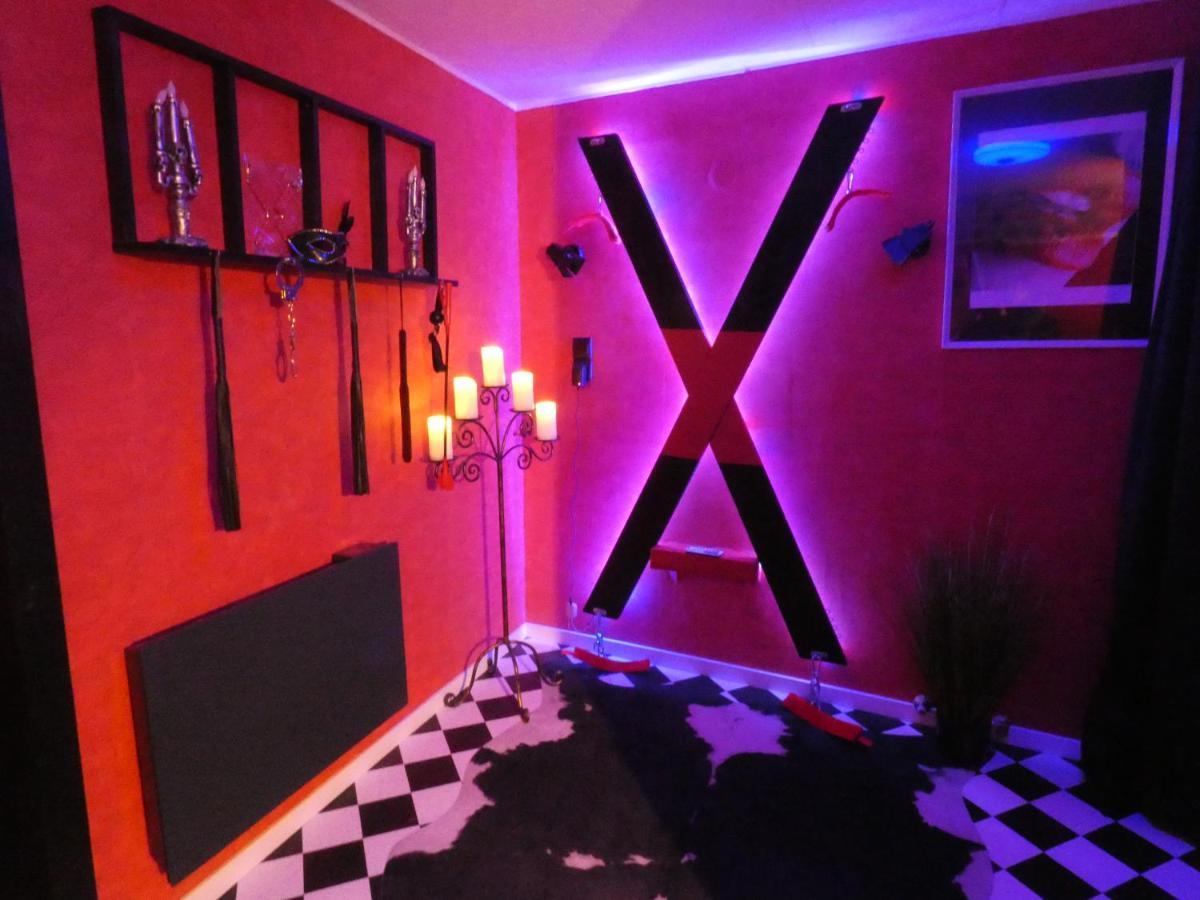 Love Room Le Rouge Et Noir Barr Esterno foto