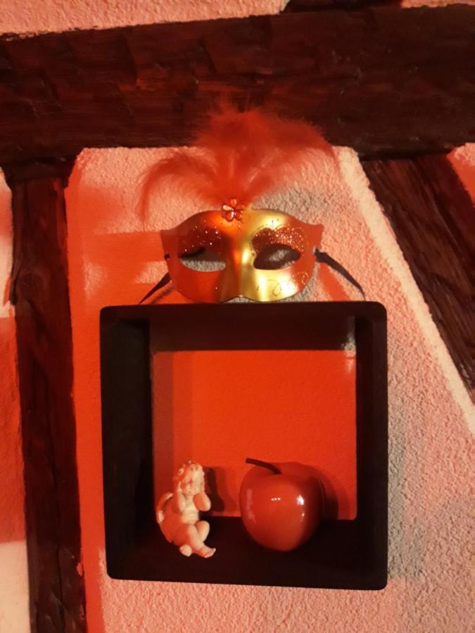 Love Room Le Rouge Et Noir Barr Esterno foto