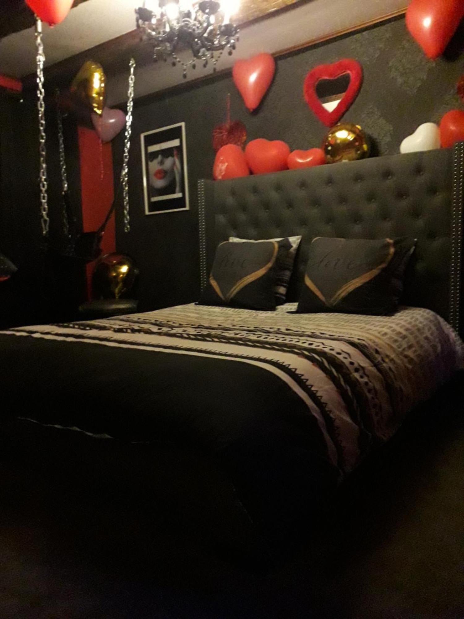 Love Room Le Rouge Et Noir Barr Esterno foto
