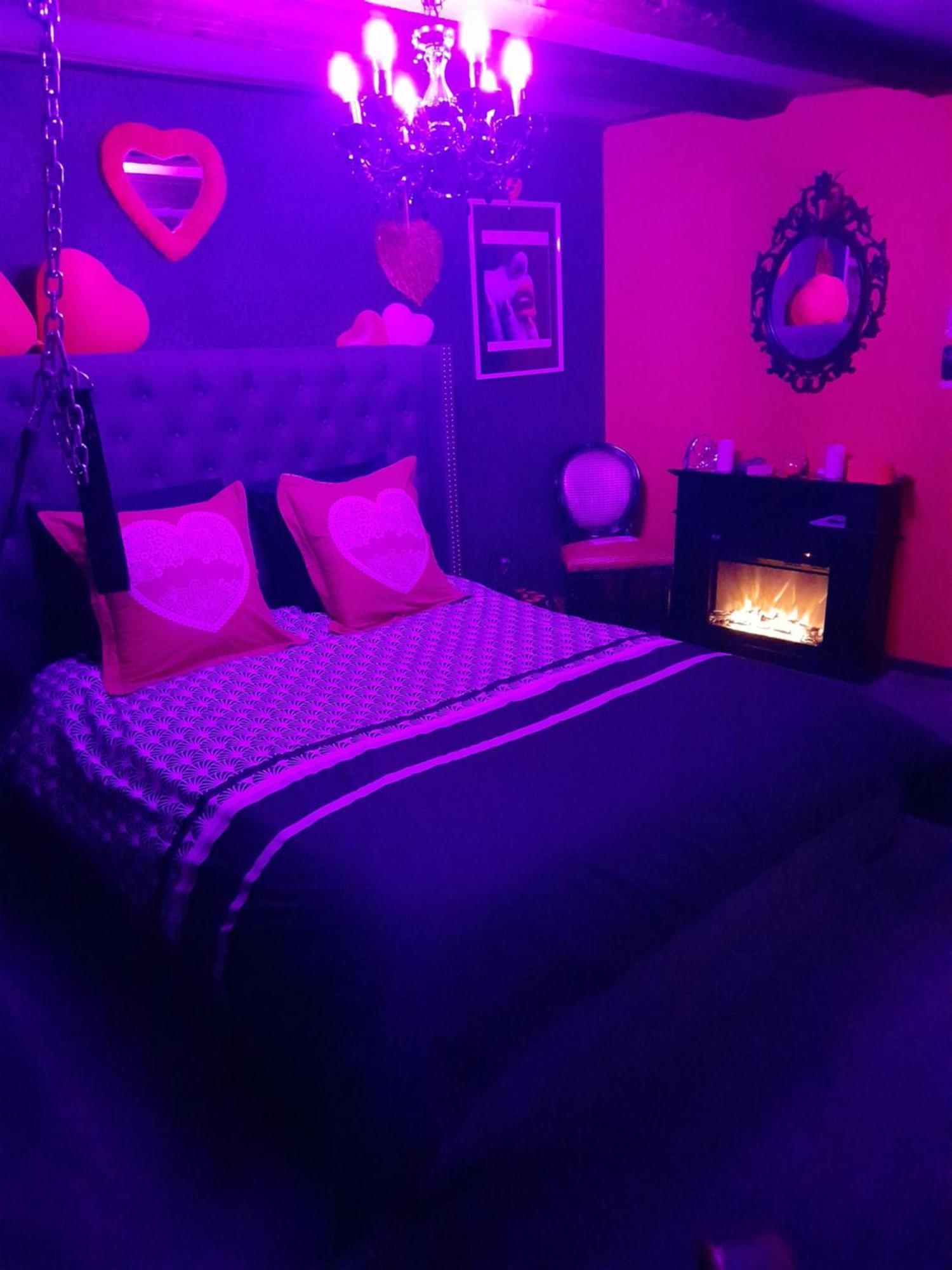Love Room Le Rouge Et Noir Barr Esterno foto