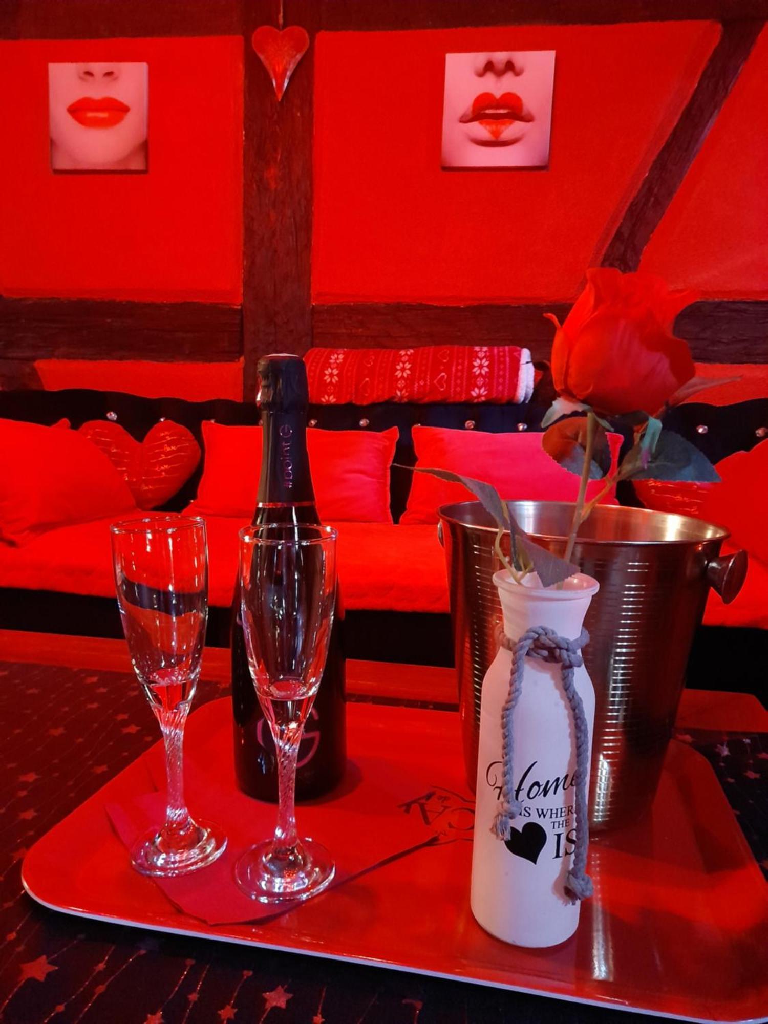 Love Room Le Rouge Et Noir Barr Esterno foto