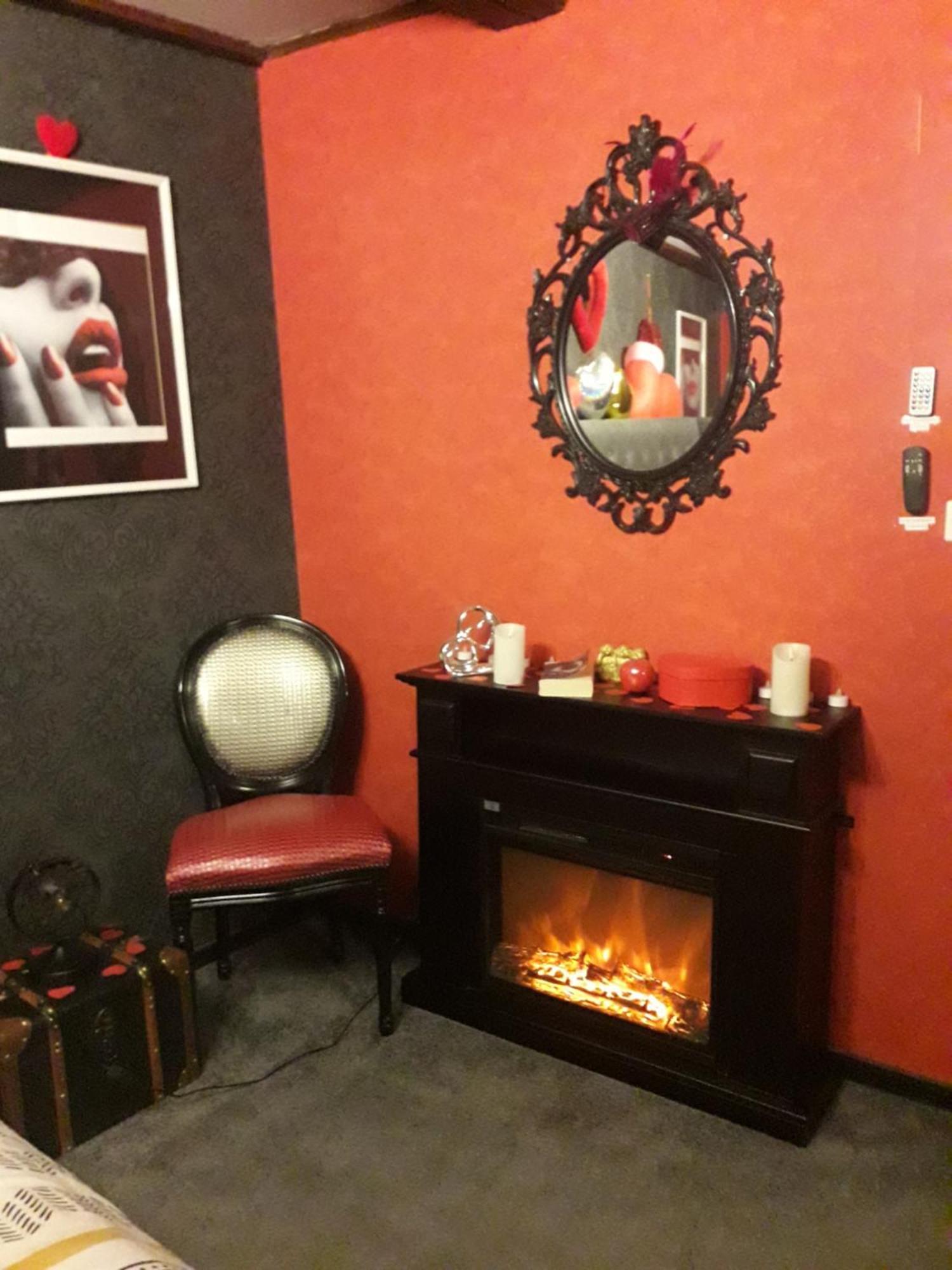 Love Room Le Rouge Et Noir Barr Esterno foto